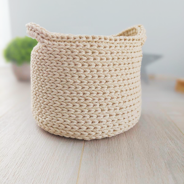 crochet basket with handles